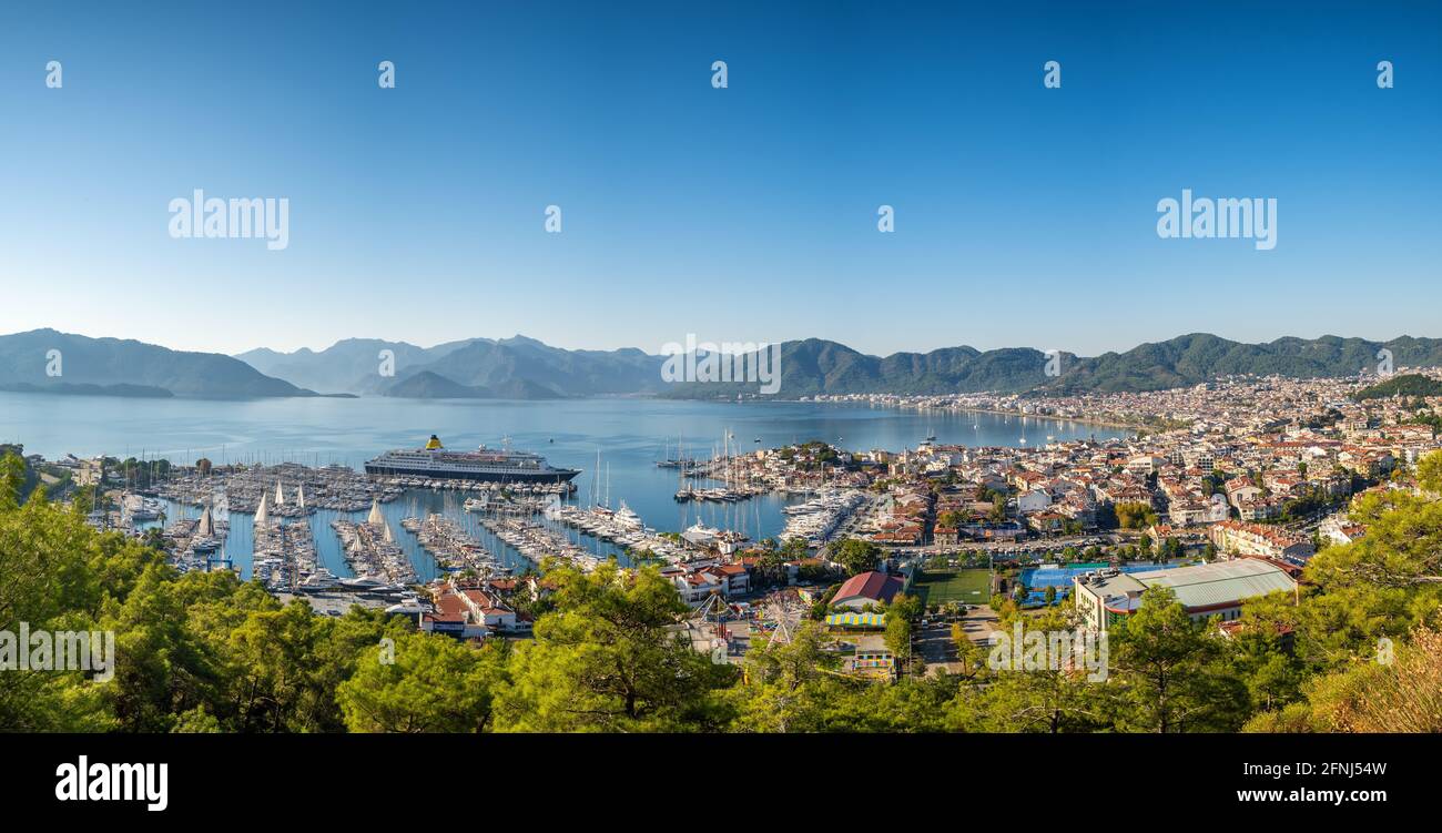 Paysage urbain de la station balnéaire de Marmaris dans la province de Mugla, Turquie. Banque D'Images