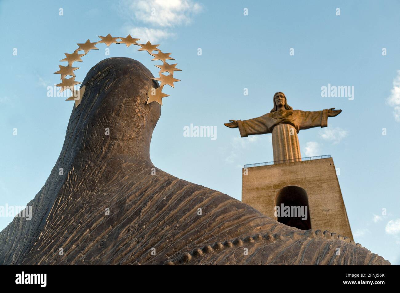 Der Cristo Rei ist eine Christus-Statue à Almada, Lissabon Portugal. Banque D'Images