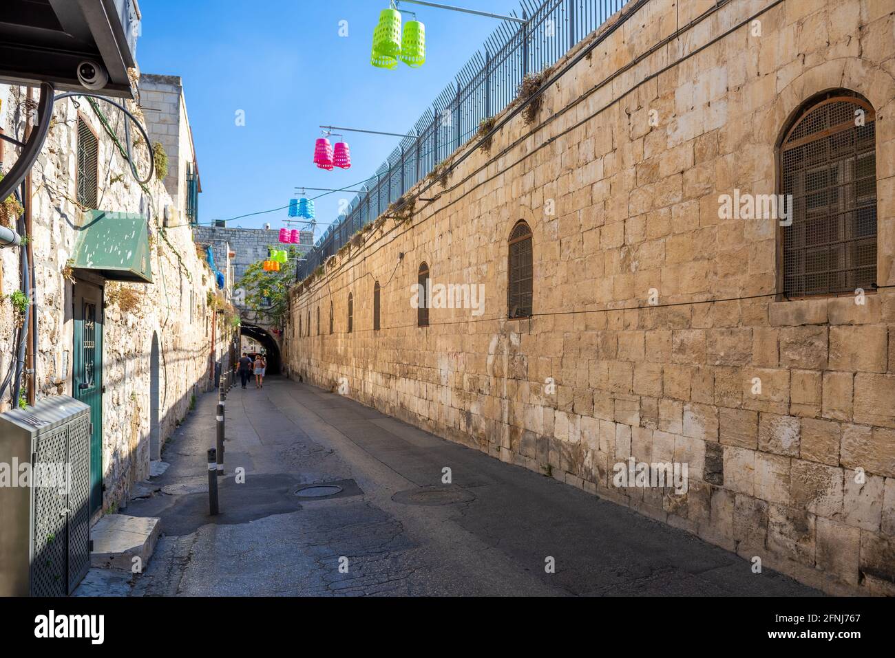 Jérusalem, Israël - 15.05.2021 - personnes marchant dans la vieille ville de Jérusalem, Israël. Banque D'Images
