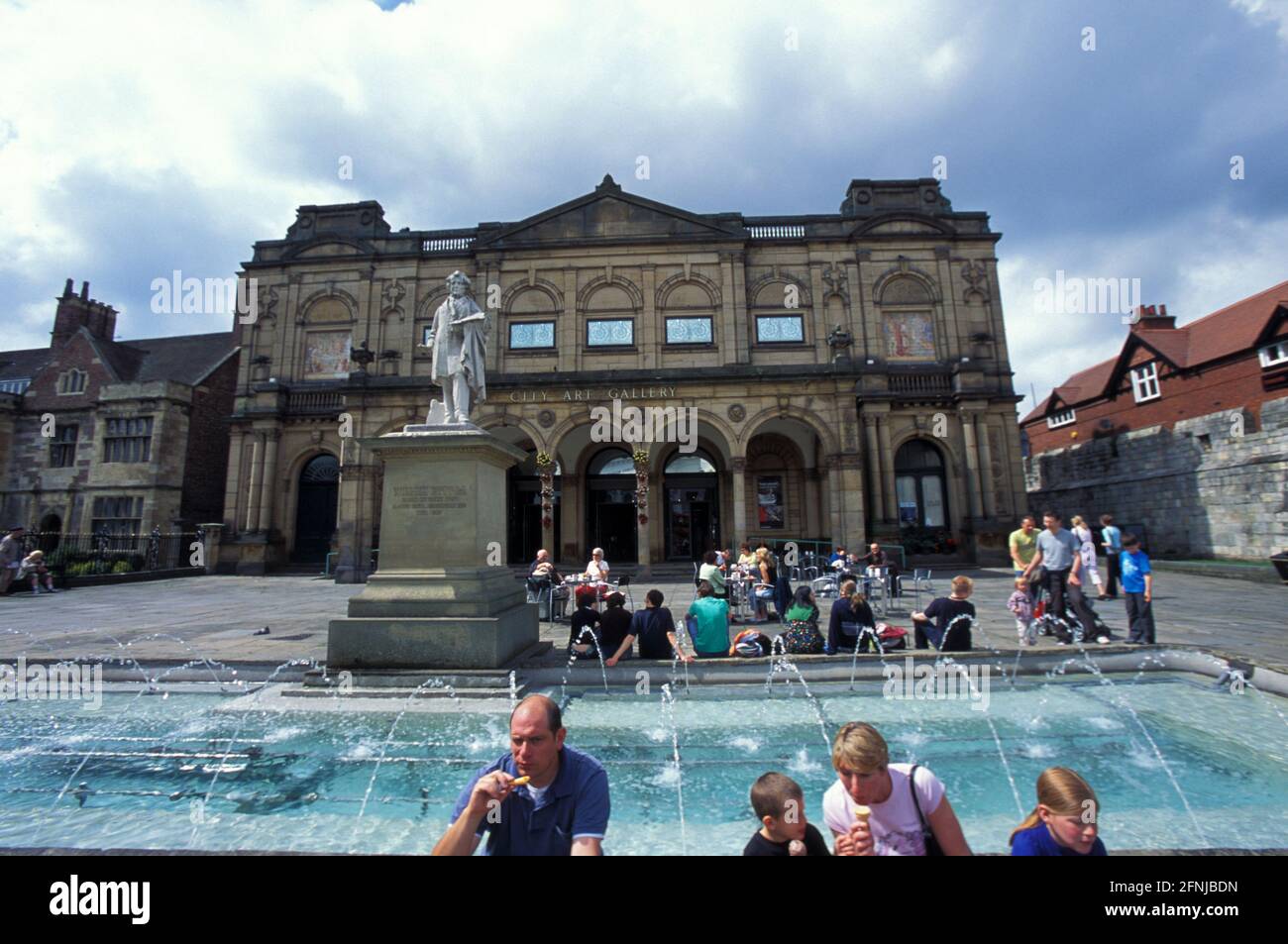 Statue de William Etty, par G.W. Milburn, Exhibition Square à l'extérieur de la City of York Art Gallery, York, Yorkshire et Humber, Angleterre, Royaume-Uni Banque D'Images