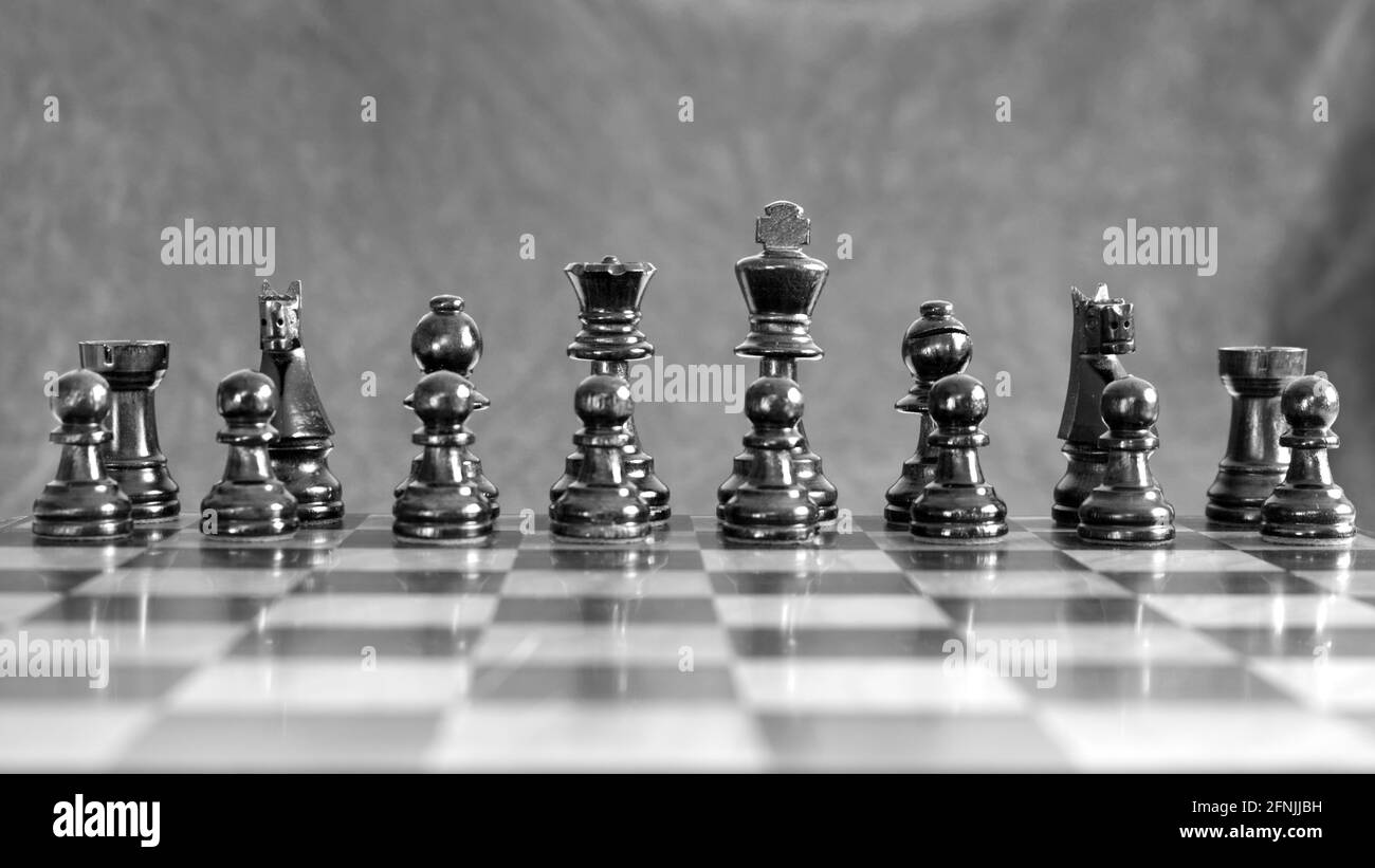 pièces d'échecs noir et blanc Banque D'Images