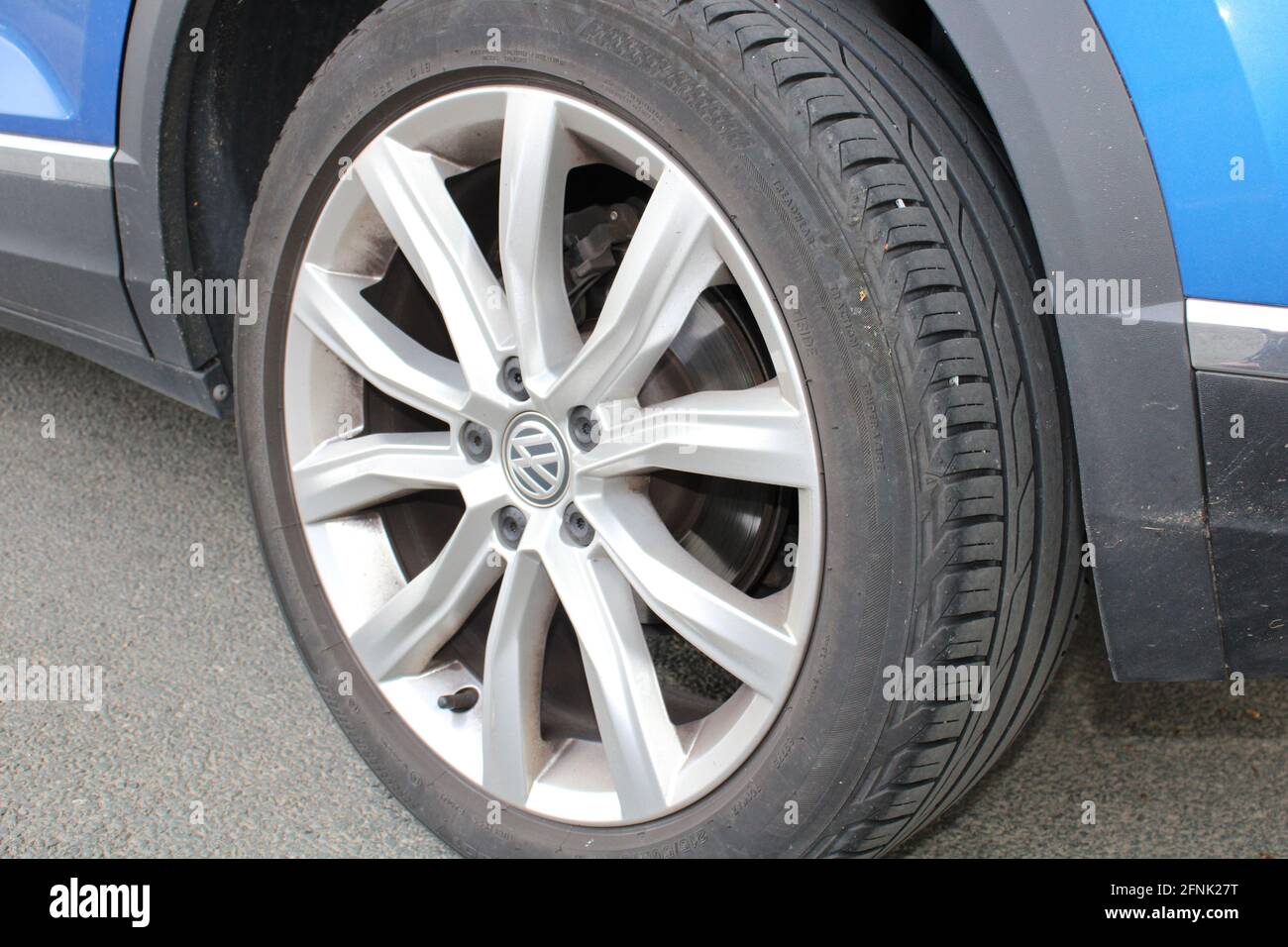 Volkswagen VW avec gros plan des pneus Banque D'Images