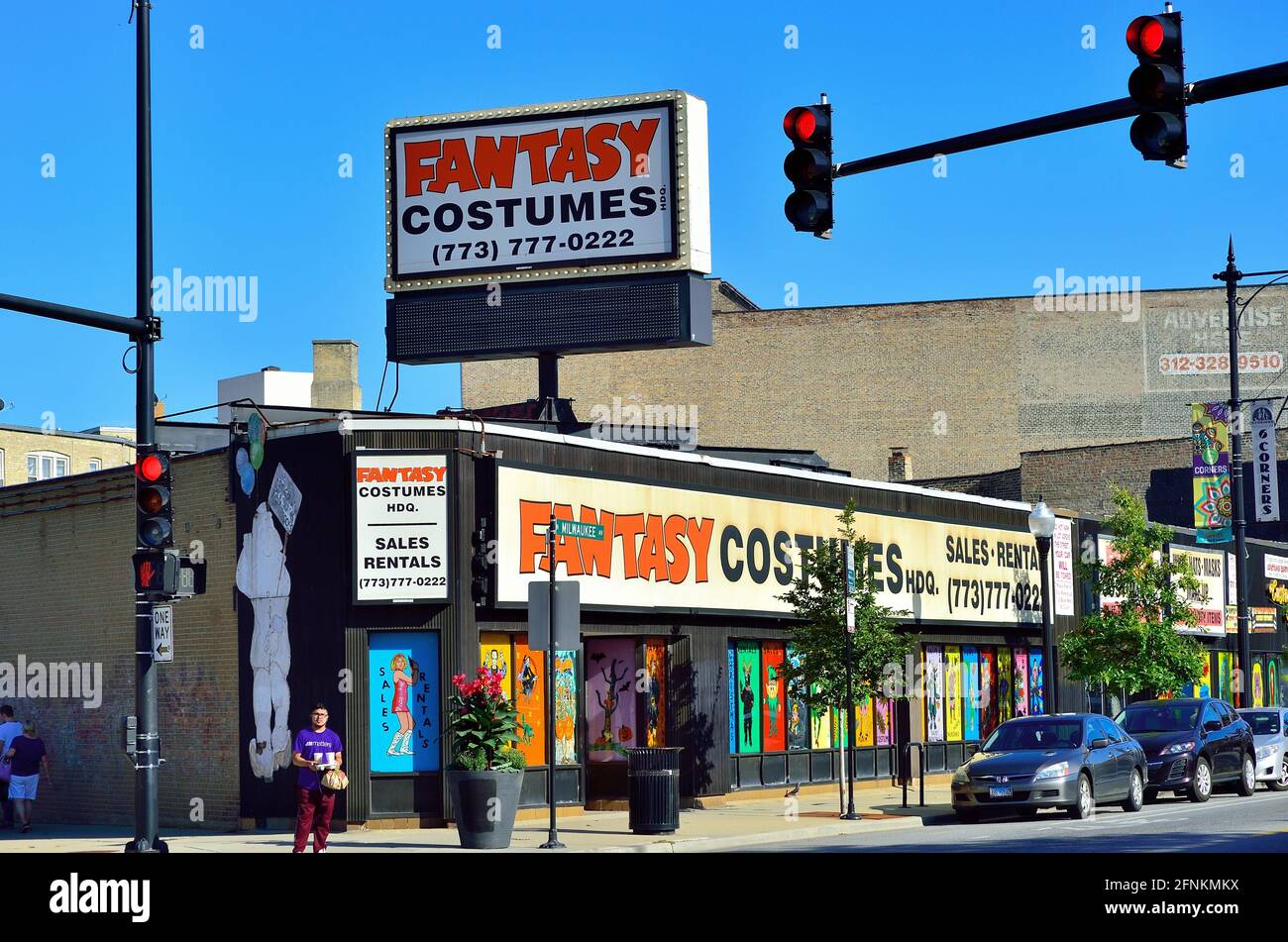 Chicago, Illinois, États-Unis. Un magasin de costumes de spécialité du côté nord-ouest dans le quartier de six Corners de la ville. Banque D'Images