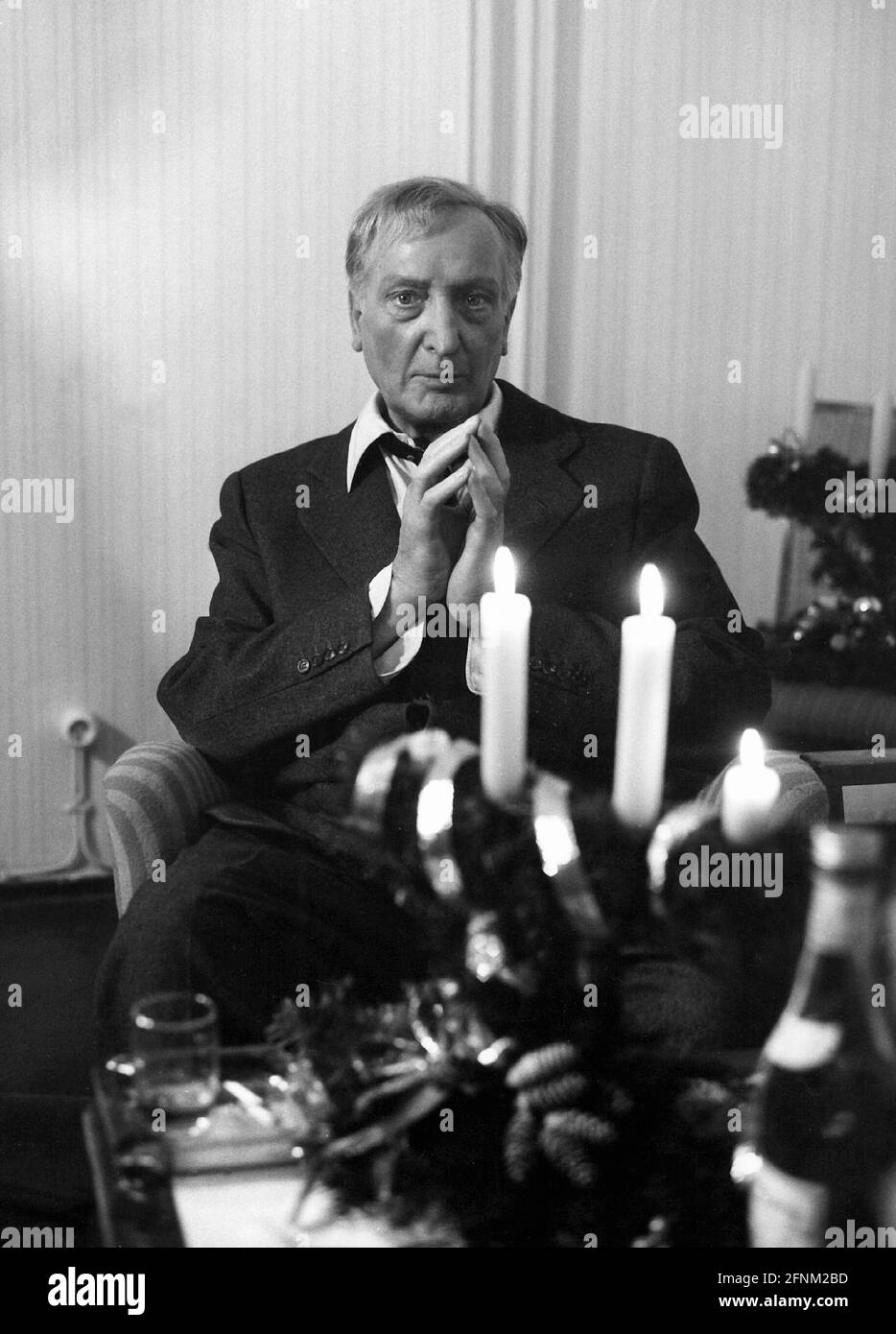 Albers, Hans, 22.9.1891 - 24.7.1960, acteur allemand, demi-longueur, Avec les mains pliées, DROITS-SUPPLÉMENTAIRES-AUTORISATION-INFO-NON-DISPONIBLE Banque D'Images