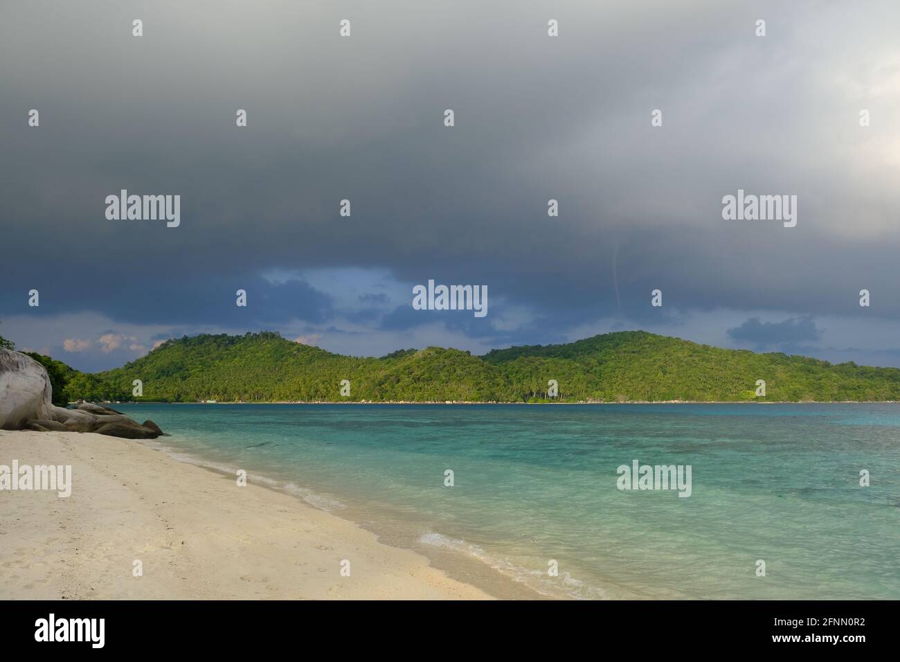 Indonésie Iles Anambas - Telaga Island paysage de plage Banque D'Images
