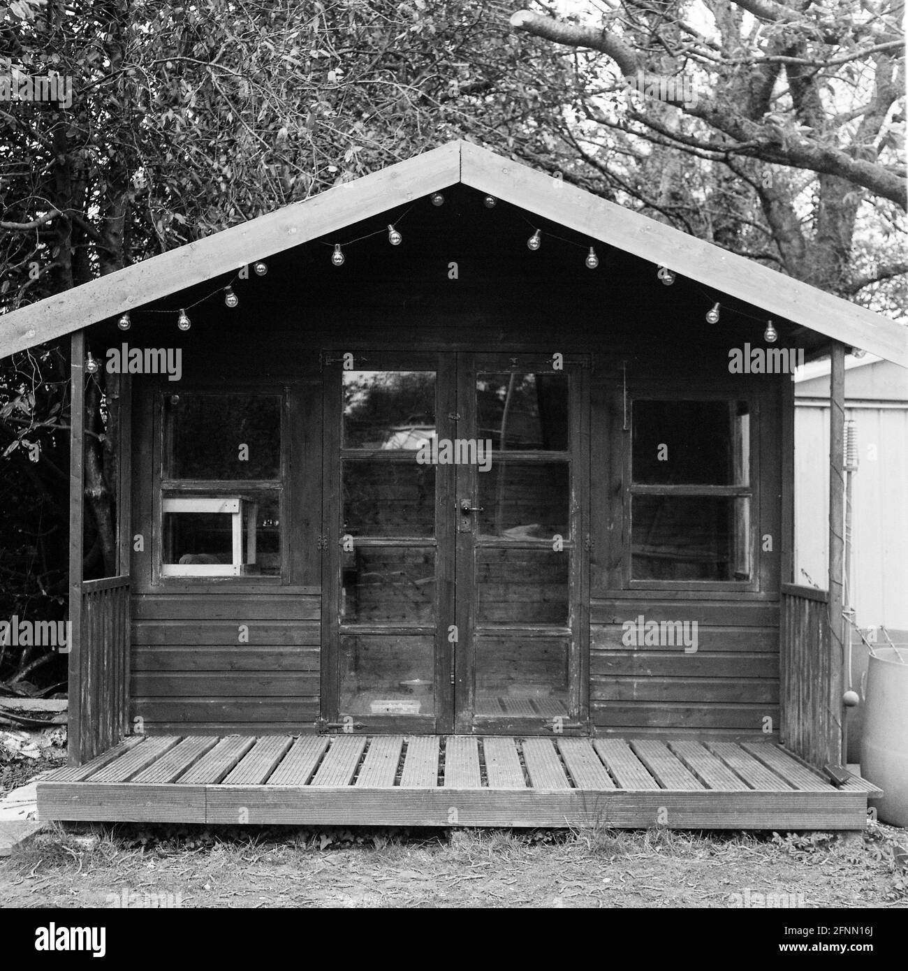 Maison d'été avec jardin en bois, Medstead, Hampshire, Angleterre, Royaume-Uni. Banque D'Images