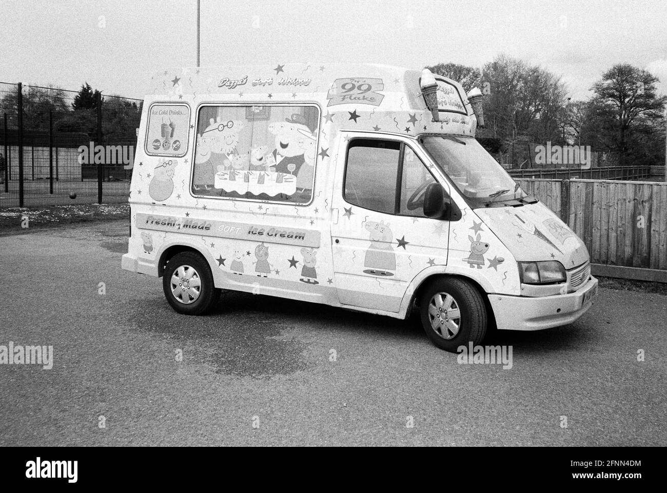 Fourgonnette de glace, terrain de jeux four Marks, Alton, Hampshire, Angleterre, Royaume-Uni. Banque D'Images
