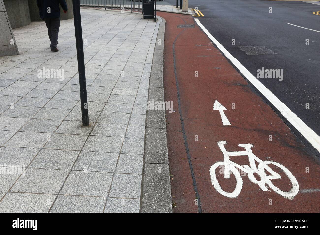 Piste cyclable dans la ville - Leeds, Royaume-Uni. Piste de vélo. Banque D'Images