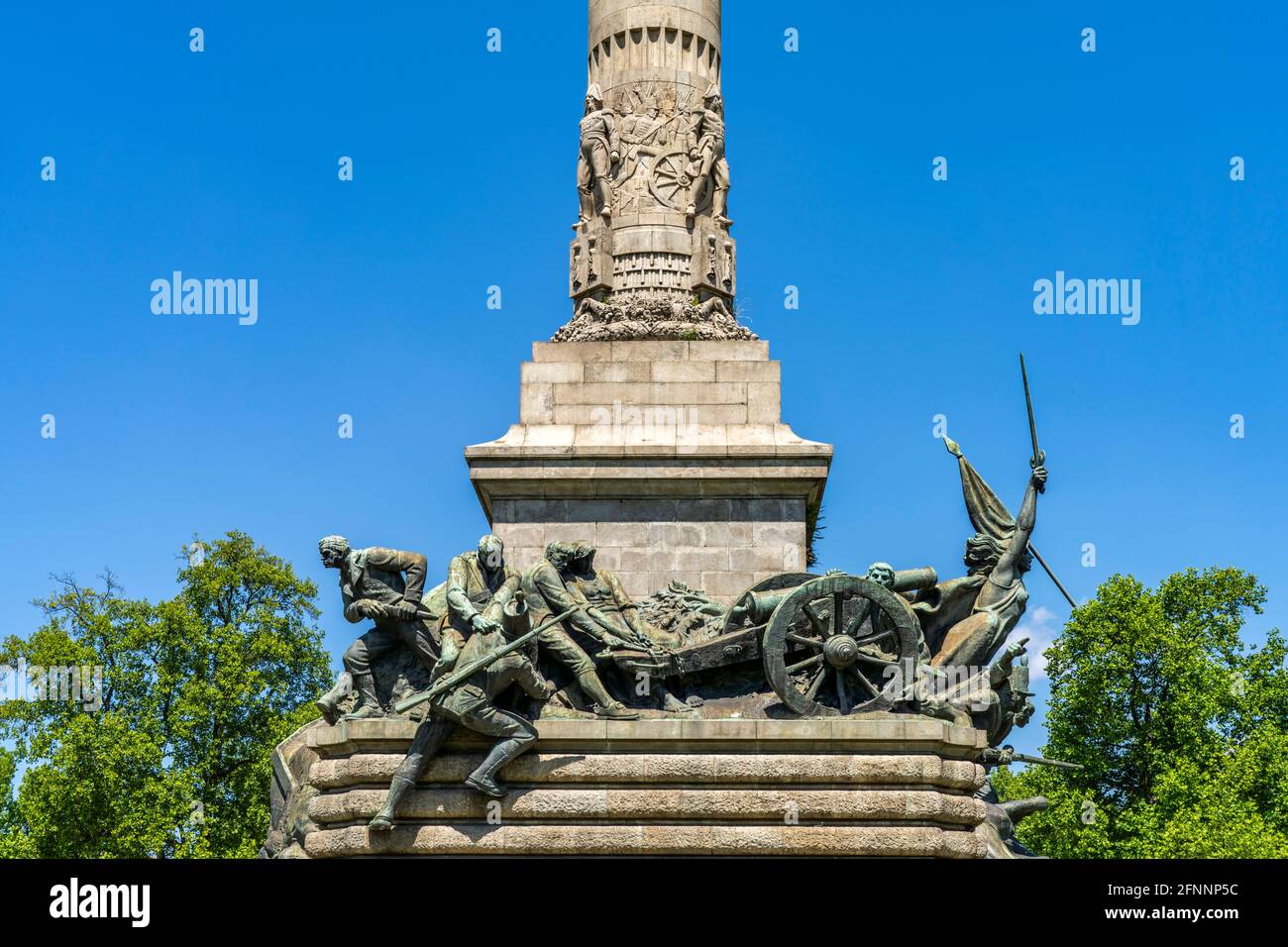Denkmal auf dem Platz Praça de Mouzinho de Albuquerque à Porto, Portugal, Europa | Monument sur la place Praça de Mouzinho de Albuquerque à Porto, P Banque D'Images