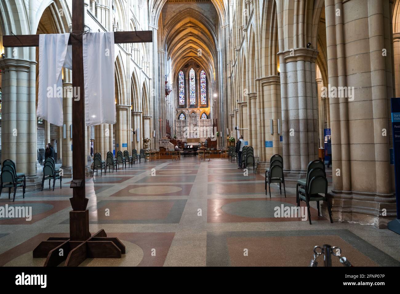 Truro, Royaume-Uni. 18 mai 2021, c'était étrangement calme dans la cathédrale de Truro, en Cornouailles. La prévision est pour 14C avec des intervalles ensoleillés et une brise douce.Credit: Keith Larby/Alay Live News Banque D'Images