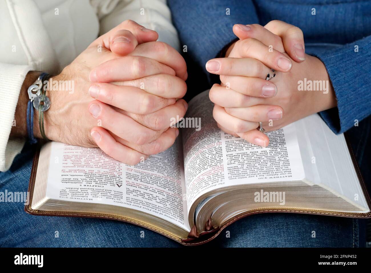 Christian Couple Banque De Photographies Et D Images A Haute Resolution Alamy Christian Couple Banque De Photographies Et D Images A Haute Resolution Alamy