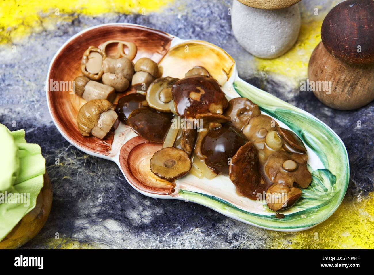 Champignons marinés. Banque D'Images