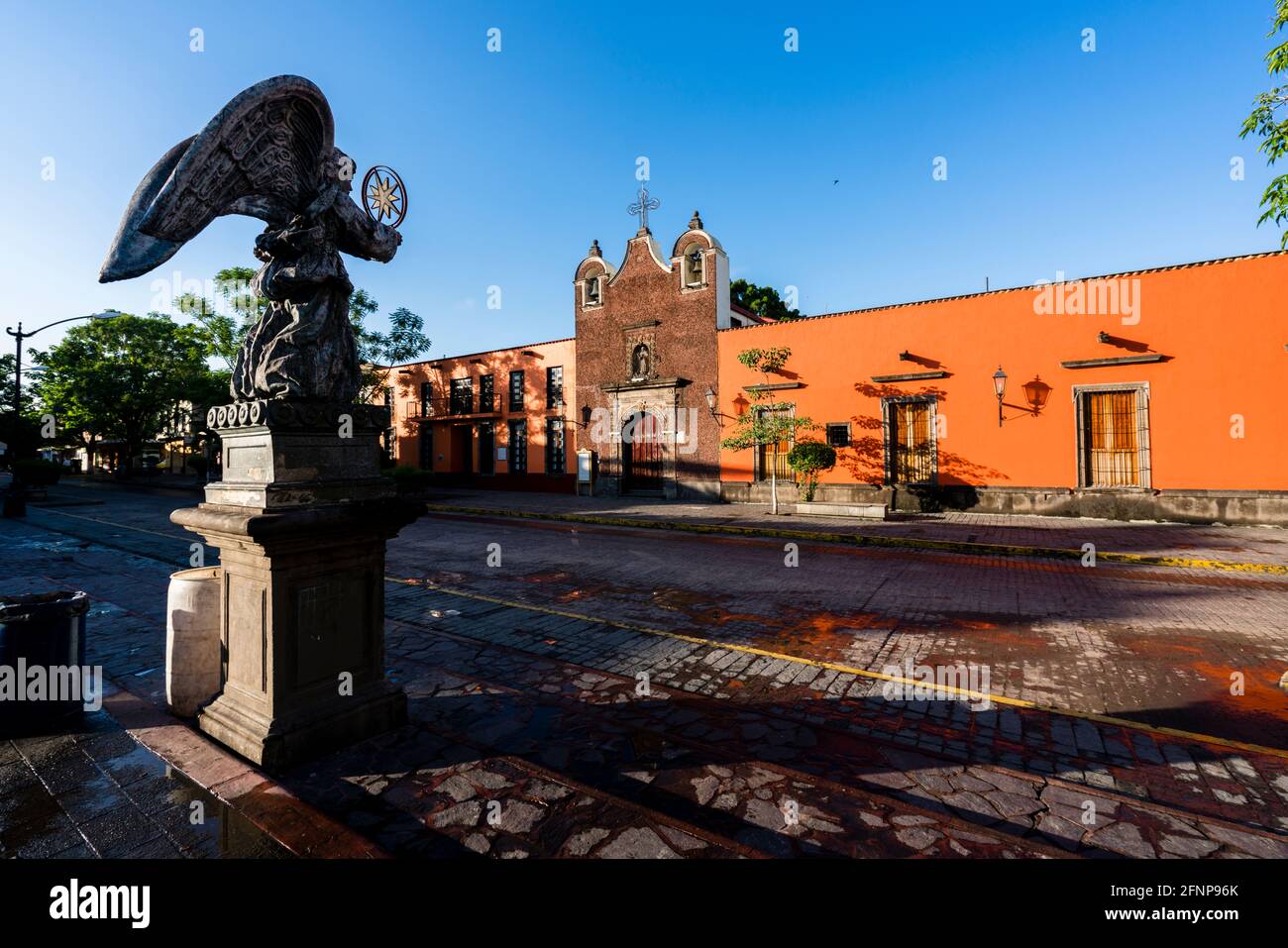 Une sculpture d'angle sur une église catholique au centre De la ville à Tequila dans l'État de Jalisco au Mexique Banque D'Images