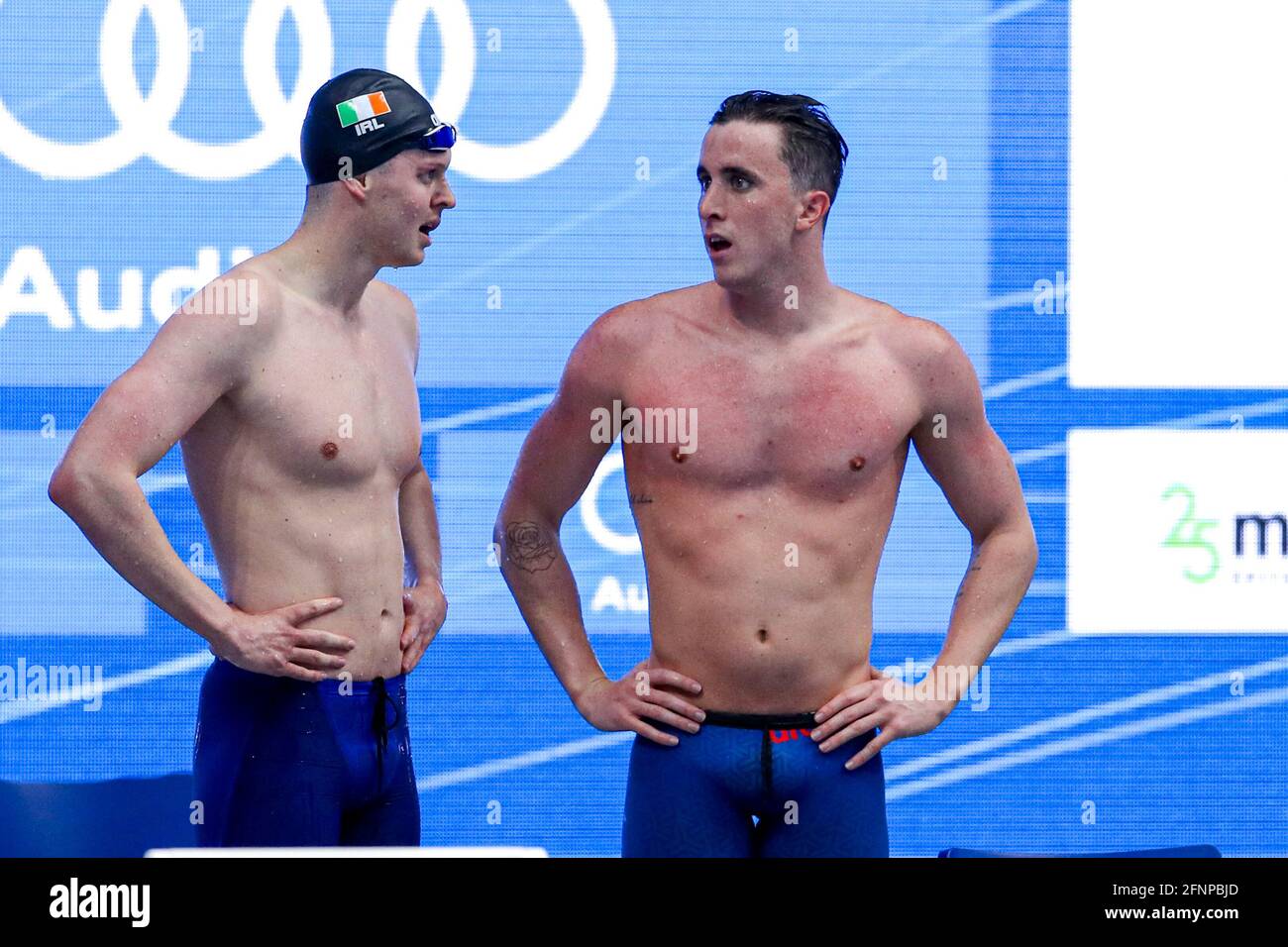 BUDAPEST, HONGRIE - MAI 18 : Brendan Hyland d'Irlande, Max McCusker d'Irlande en compétition au Freestyle préliminaire mixte 4 x 200 m lors des championnats européens LEN de natation à Duna Arena le 18 mai 2021 à Budapest, Hongrie (photo de Marcel ter Bals/Orange Pictures) Banque D'Images