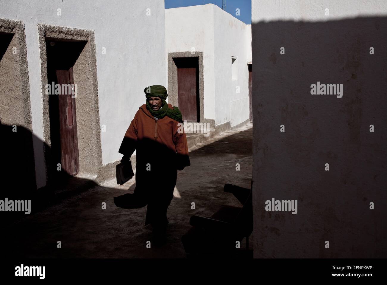 Tifariti, Territoires libérés, Sahara occidental. Membre du Front Polisario sahraoui. Banque D'Images