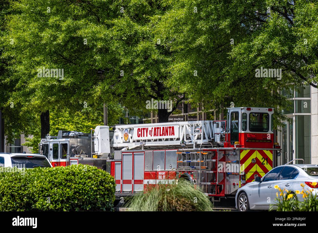 Ville d'Atlanta camion d'échelle de moteur d'incendie à Buckhead, Atlanta, Géorgie. (ÉTATS-UNIS) Banque D'Images