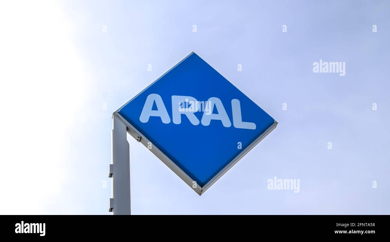 Logo d'ARAL en Allemagne. Aral est une marque de carburants automobiles et de stations-service Banque D'Images