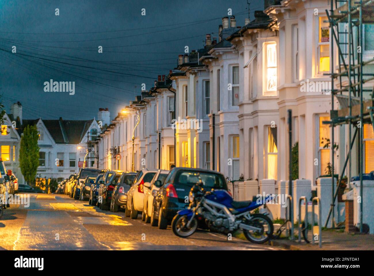 Brighton, le 17 mai 2021: Exeter Street à Brighton attend une tempête à frapper Banque D'Images