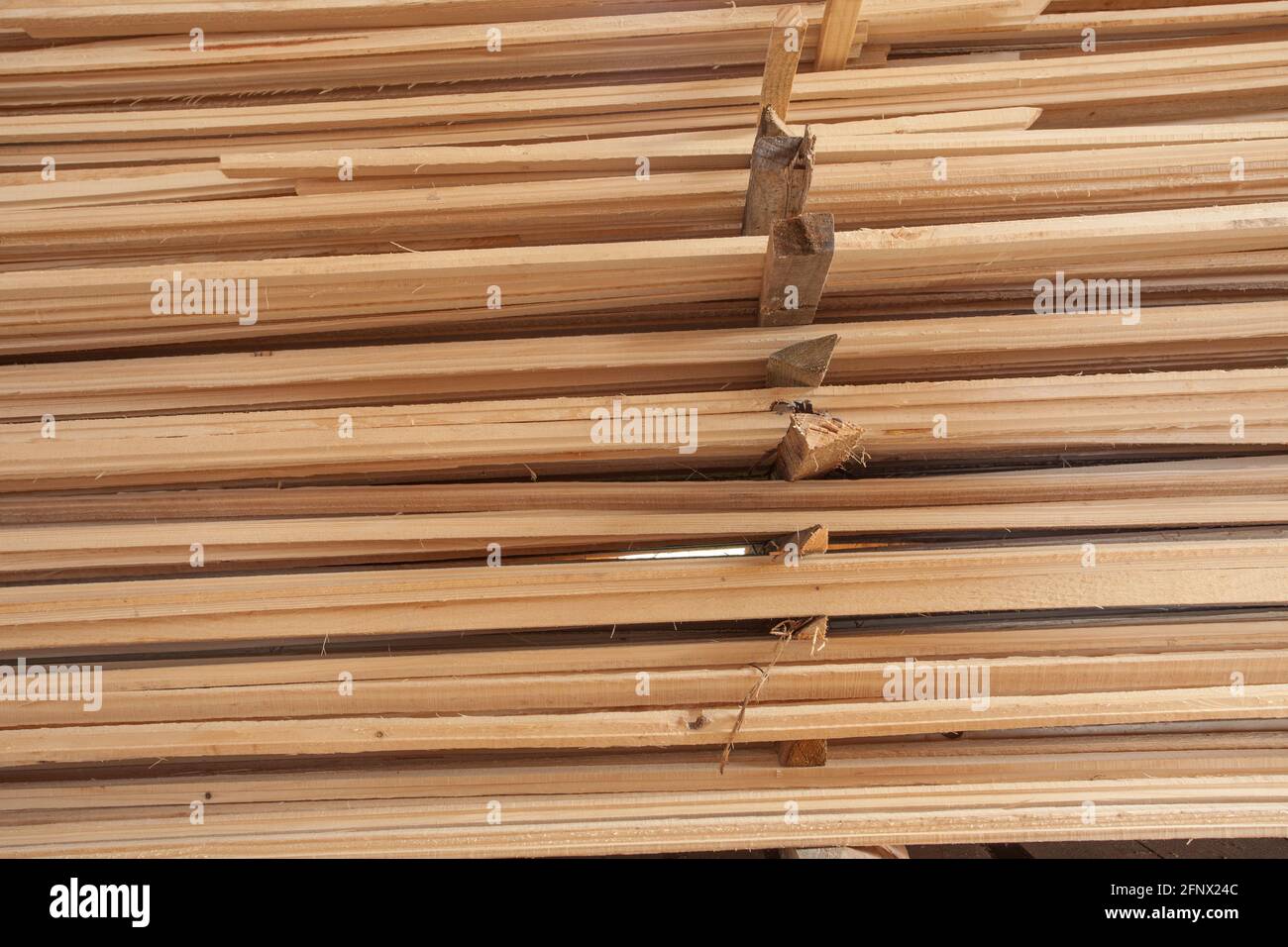 bois de construction empilé pour la construction de maisons Banque D'Images