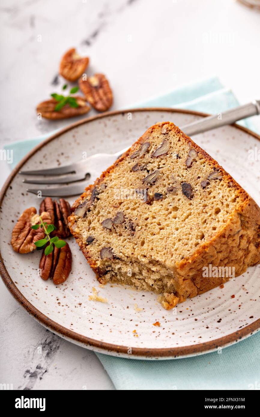 Gâteau traditionnel à la noix de pécan, moule à pain Banque D'Images