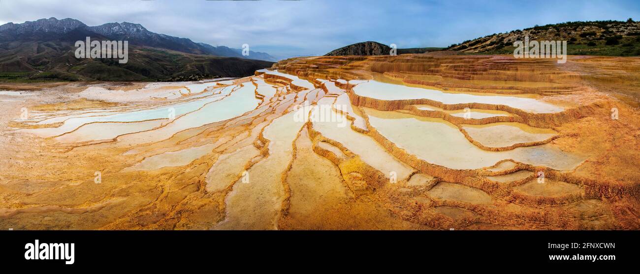 Badab-e Surt Spring est un site naturel situé dans la province de Mazandaran, à 95 km au sud de Sari en Iran. Banque D'Images