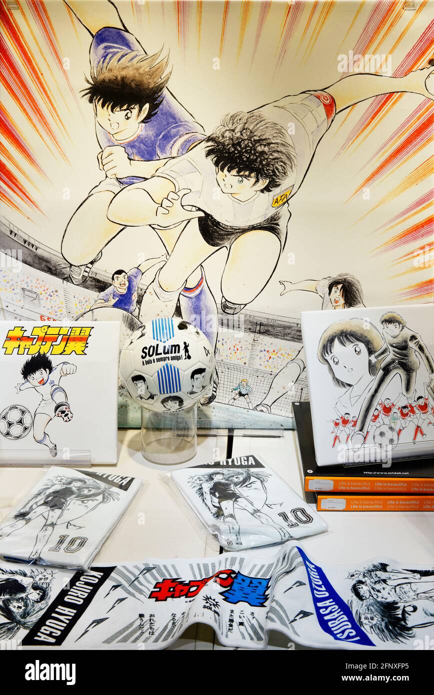 tokyo, japon - mai 04 2018: Produits de divertissement dédiés au manga sport capitaine Tsubasa par l'artiste japonais yoichi takahashi avec serviettes, art p Banque D'Images