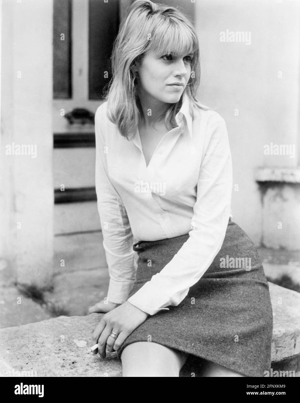 Carol White, Half-Length Publicity Portrait for the British film, 'Poor Cow', Anglo-Amalgamated (UK release), National General Pictures (USA release), 1967 Banque D'Images
