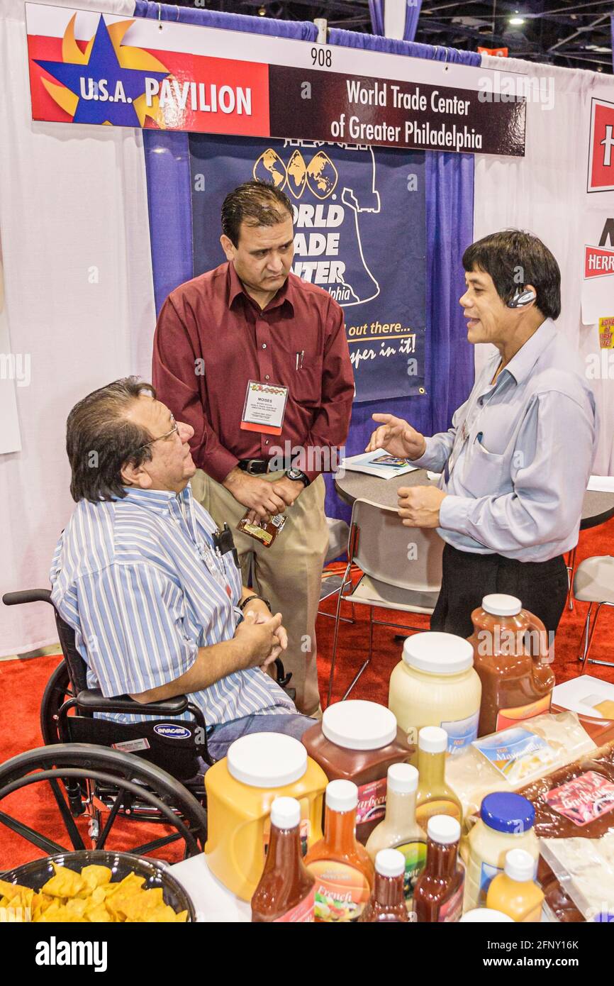Floride, Centre des congrès de Miami Beach, centre, Americas Food & Beverage Show trade, World Trade Center of Greater Philadelphia stand fournisseur de promotion sel Banque D'Images