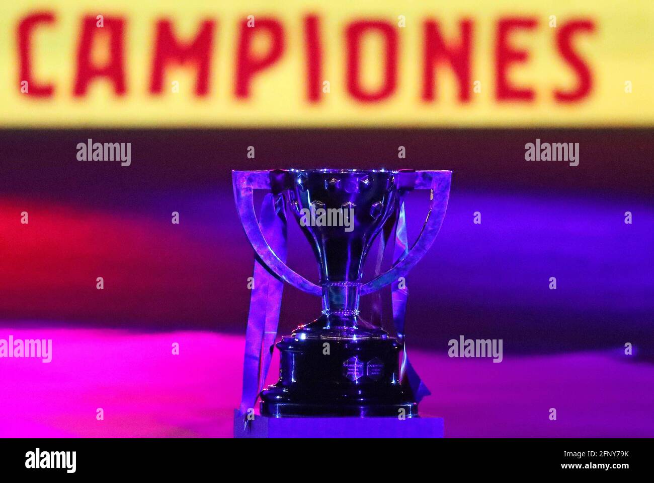 Barcelone, Espagne. 19 mai 2021. 19 mai 2021, Barcelone, Catalogne, Espagne: Les joueurs du FC Barcelone célébrant le titre de Ligue des Champions à la fin du match du FC Barcelone-Athletic Club de la première Ligue Iberdrola, joué au stade Johan Cruyff. Photo: JGS/Cormon Press crédit: CORMON PRESS/Alamy Live News Banque D'Images