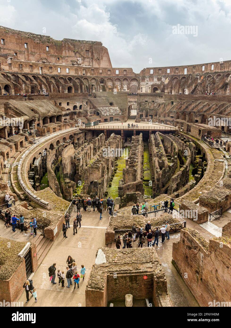 Rome, Italie. Intérieur du Colisée. Le centre historique de Rome est classé au patrimoine mondial de l'UNESCO. Banque D'Images