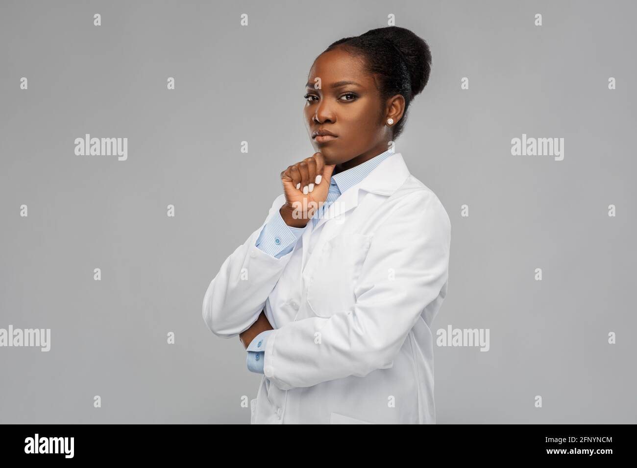 femme afro-américaine médecin ou scientifique Banque D'Images