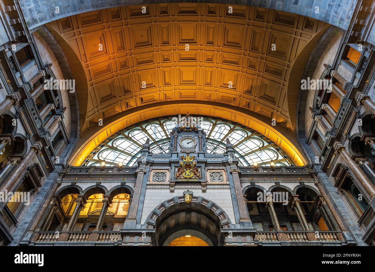 Intérieur d'architecture de la gare centrale d'Anvers, Anvers, Belgique. Banque D'Images