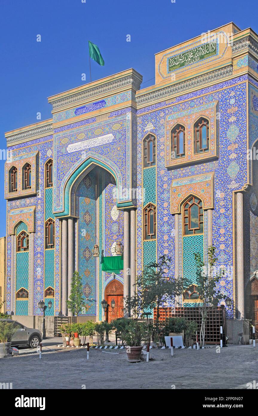 Façade de la foi persane en mur bleu carrelage extérieur Mosquée iranienne Hosaïa un bâtiment chiite principalement pour la communauté iranienne dans la zone textile de Dubaï Banque D'Images