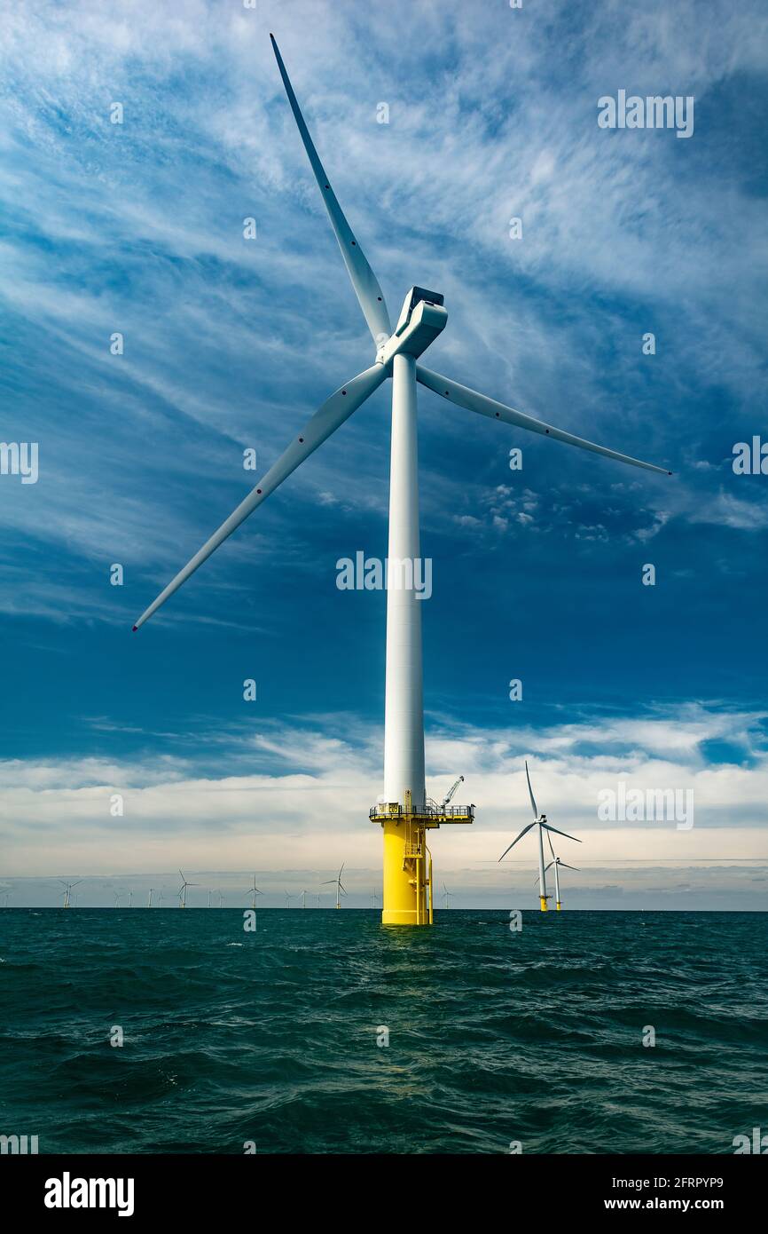 Éolienne offshore pour une production d'énergie durable Banque D'Images