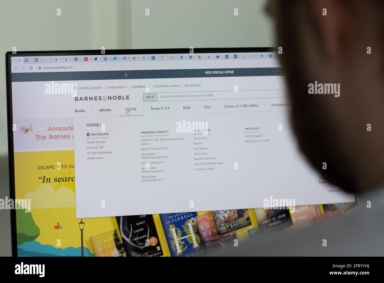 New York, Etats-Unis - 1er mai 2021 : site Web de la société Barnes Noble à l'écran, Editorial Banque D'Images