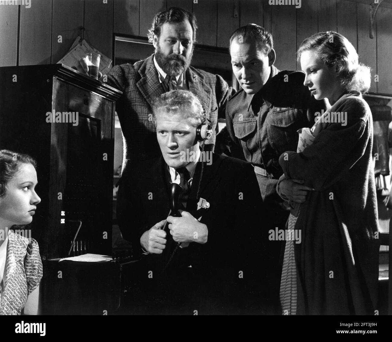 GABRIELLE ÉMOUSSÉ GORDON JACKSON JAMES ROBERTSON LE JUGE BRUCE SETON ET JOAN GREENWOOD EN ABONDANCE DE WHISKY ! 1949 réalisateur ALEXANDER MACKENDRICK roman Compton Mackenzie et Angus MacPhail producteur Michael Balcon an Ealing Studios production / distributeurs de films généraux (GFD) Banque D'Images