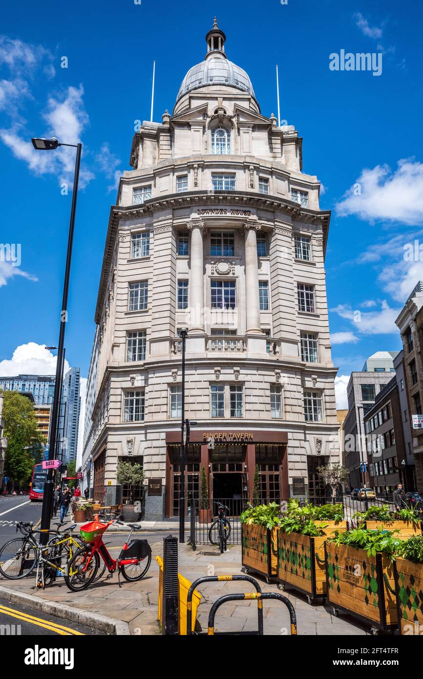 No.1 City Road London - 1 City Rd Lowndes House - Construit en 1929 comme siège de Londres de la Singer Sewing machine Company. Architecte William Lewis Grade II Banque D'Images