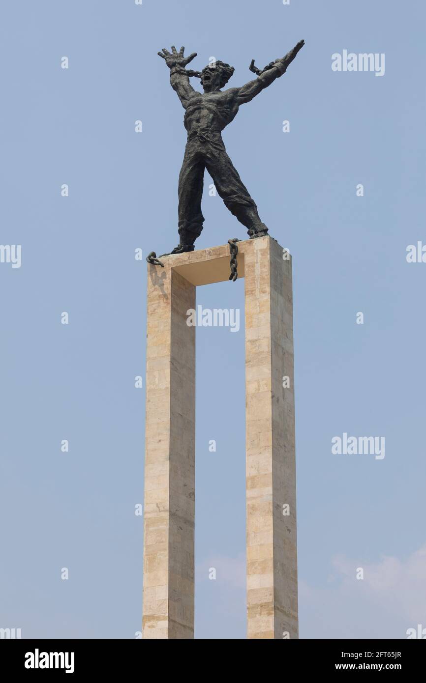 Jakarta, Indonésie - 20 octobre 2019 : Monument de libération de l'Irian Ouest. Monument moderniste d'après-guerre, centre de Lapangan Banteng, commémore les indépendants Banque D'Images