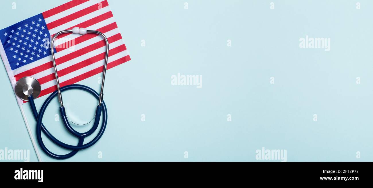 États-Unis médecine de fond. Stéthoscope sur le drapeau américain. Concept  de soins de santé et de services médicaux aux États-Unis. Photo de haute  qualité Photo Stock - Alamy