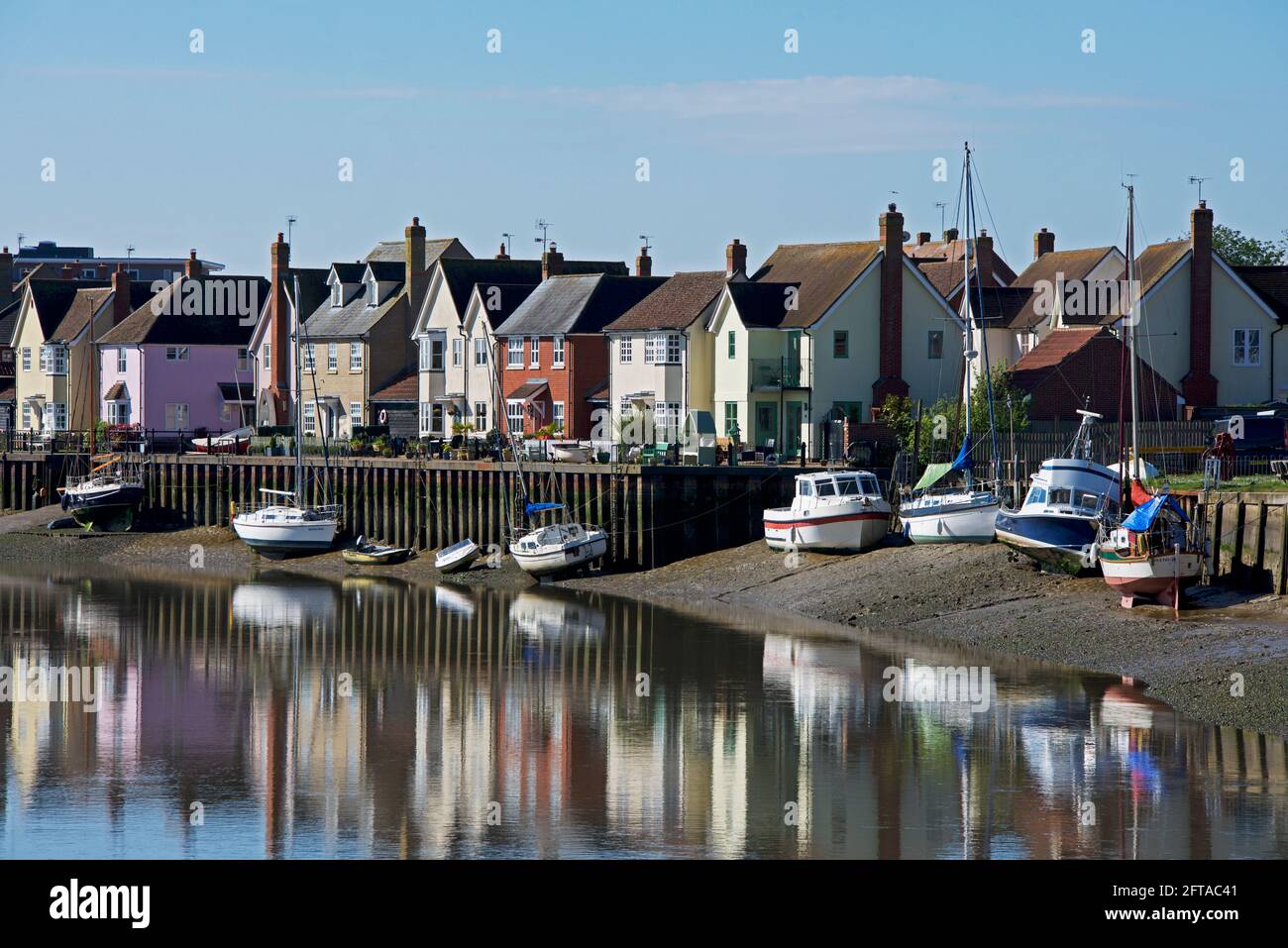 Le village de Rowhedge, sur la rivière Colne, Essex, Angleterre Royaume-Uni Banque D'Images