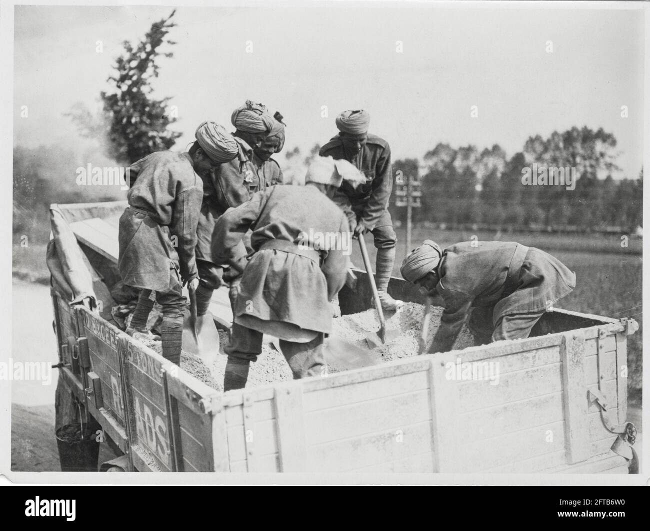 Première Guerre mondiale, première Guerre mondiale, Front occidental - réparation de routes de troupes indiennes, France Banque D'Images