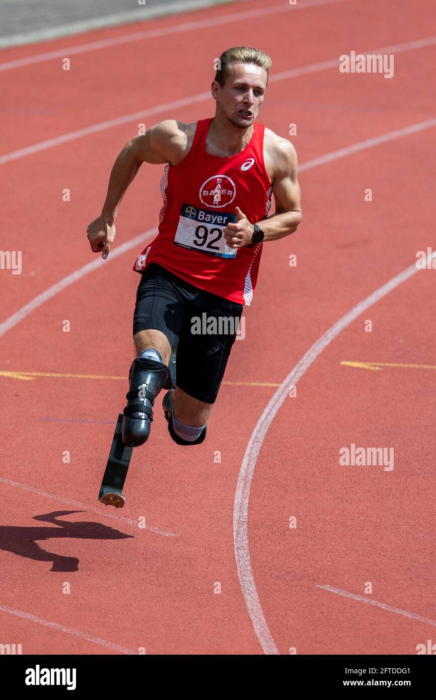 Leverkusen, Manforter Stadion 13.05.21: Johannes Floors (Leverkusen) Ÿber 400m Sprint, Lauf BEI einer Leichtathletik Veranstaltung fŸr Behinderte und Banque D'Images