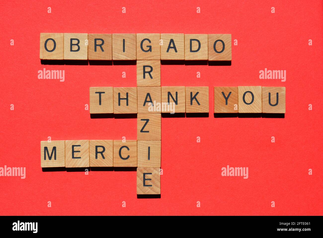 Merci, mot dans différentes langues, dont le portugais, l'italien et le français Banque D'Images