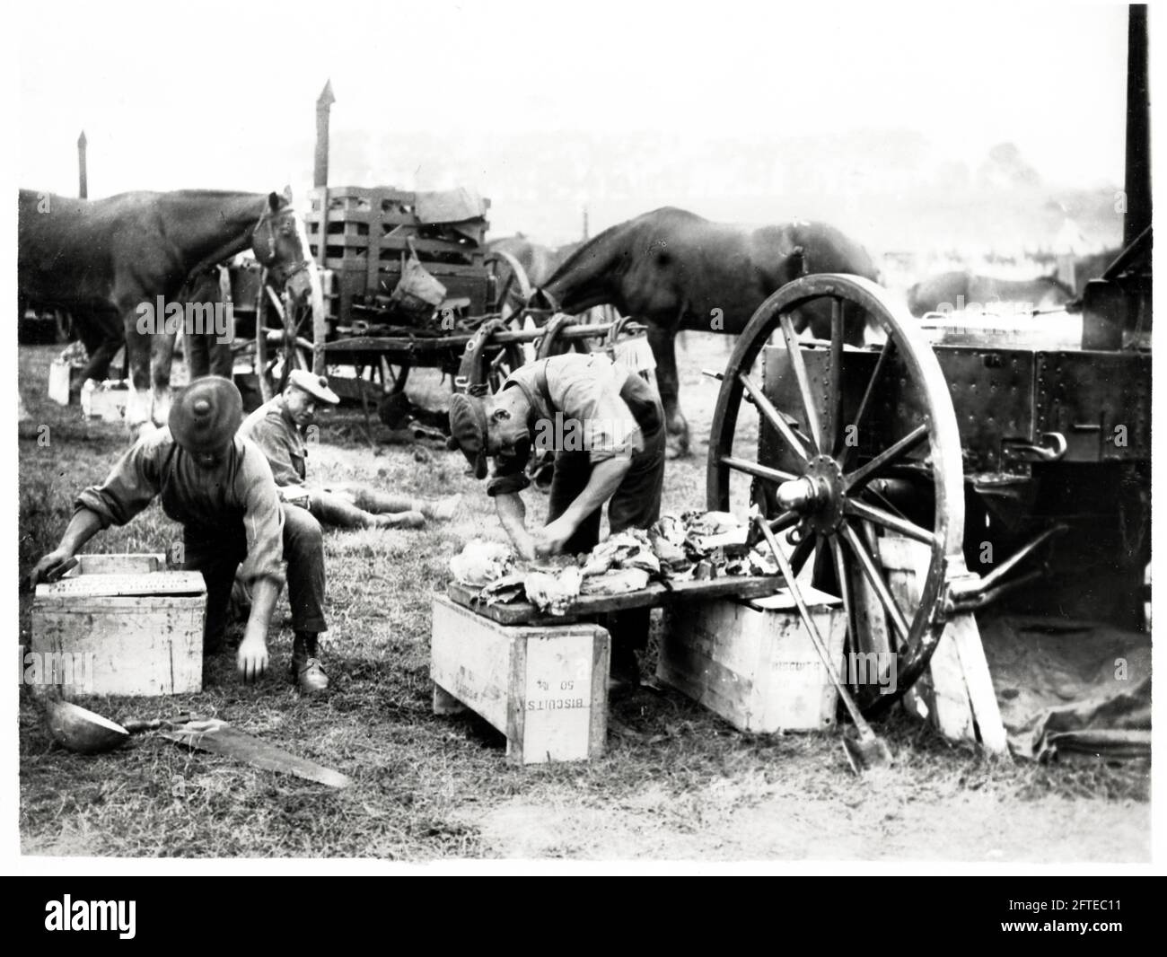 Première Guerre mondiale, première Guerre mondiale, front occidental - UN cuisinier préparant des aliments sur le terrain, France Banque D'Images