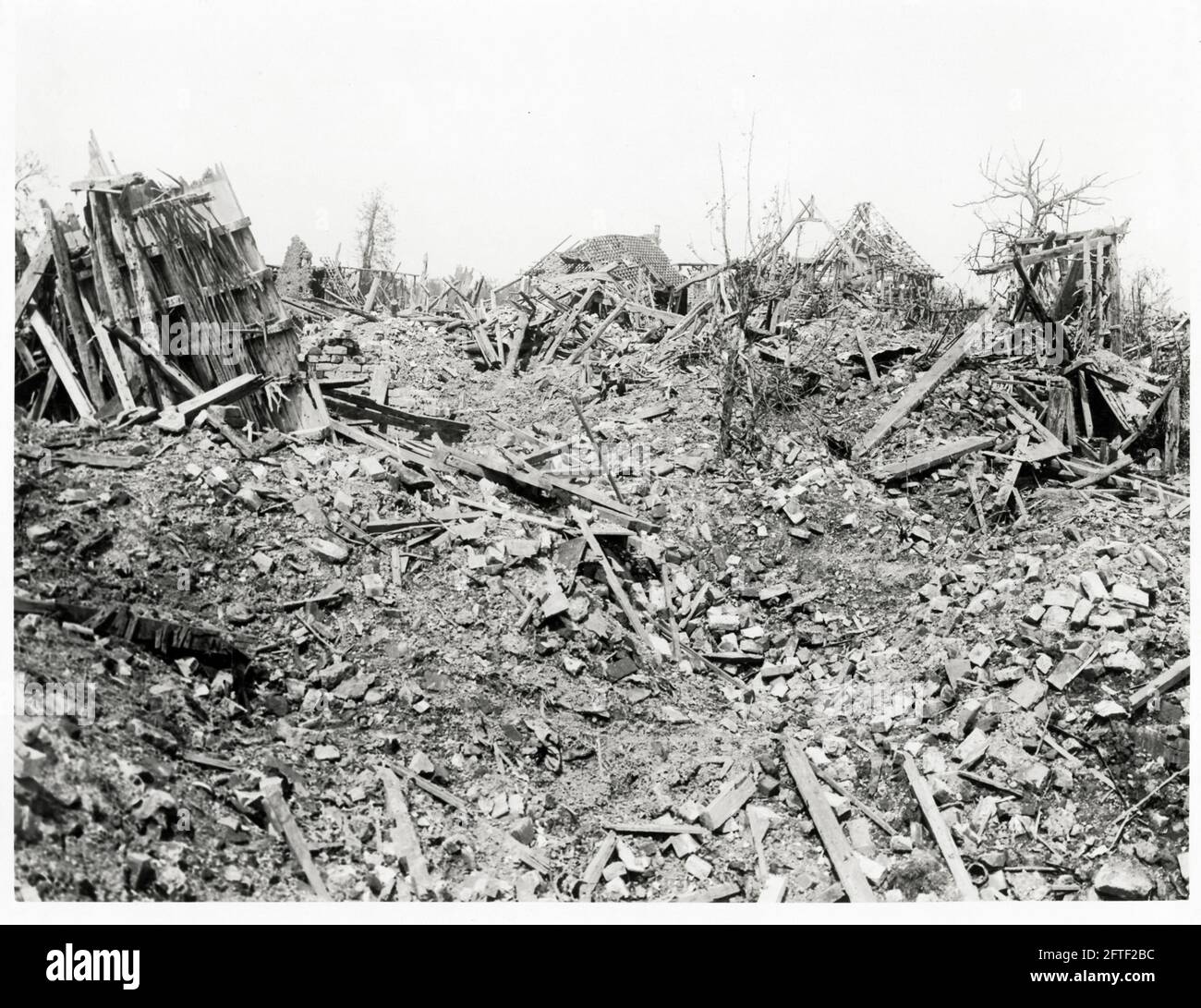 Première Guerre mondiale, première Guerre mondiale, front occidental - vue de Mametz après le bombardement britannique, département de somme, hauts-de-France, France Banque D'Images