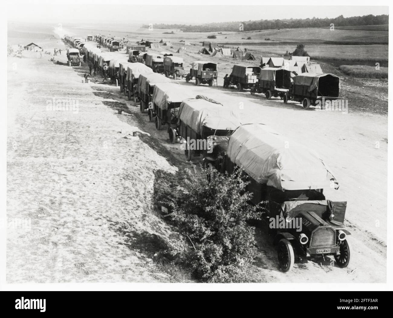 Première Guerre mondiale, première Guerre mondiale, front occidental - camions britanniques avançant à l'Ouest, France Banque D'Images