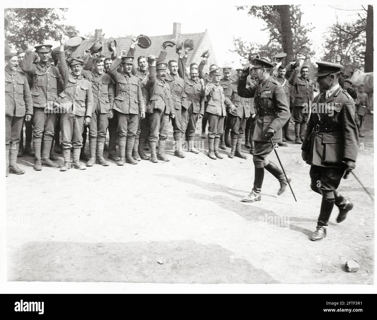 Première Guerre mondiale, première Guerre mondiale, front occidental - le roi George V reconnu par les troupes, France Banque D'Images