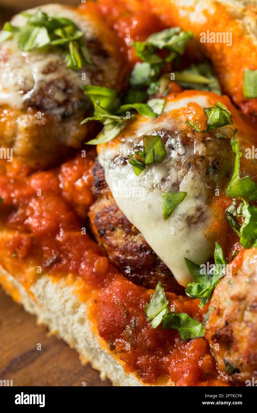 Sandwich Meatball maison avec Marinara et Provolone Banque D'Images