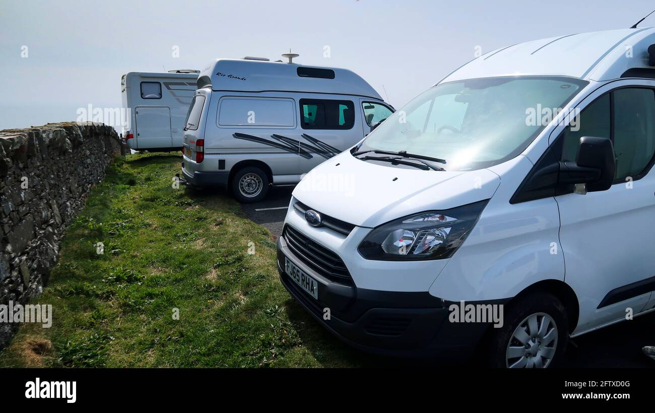 Camping-cars garé dans le parking Banque D'Images