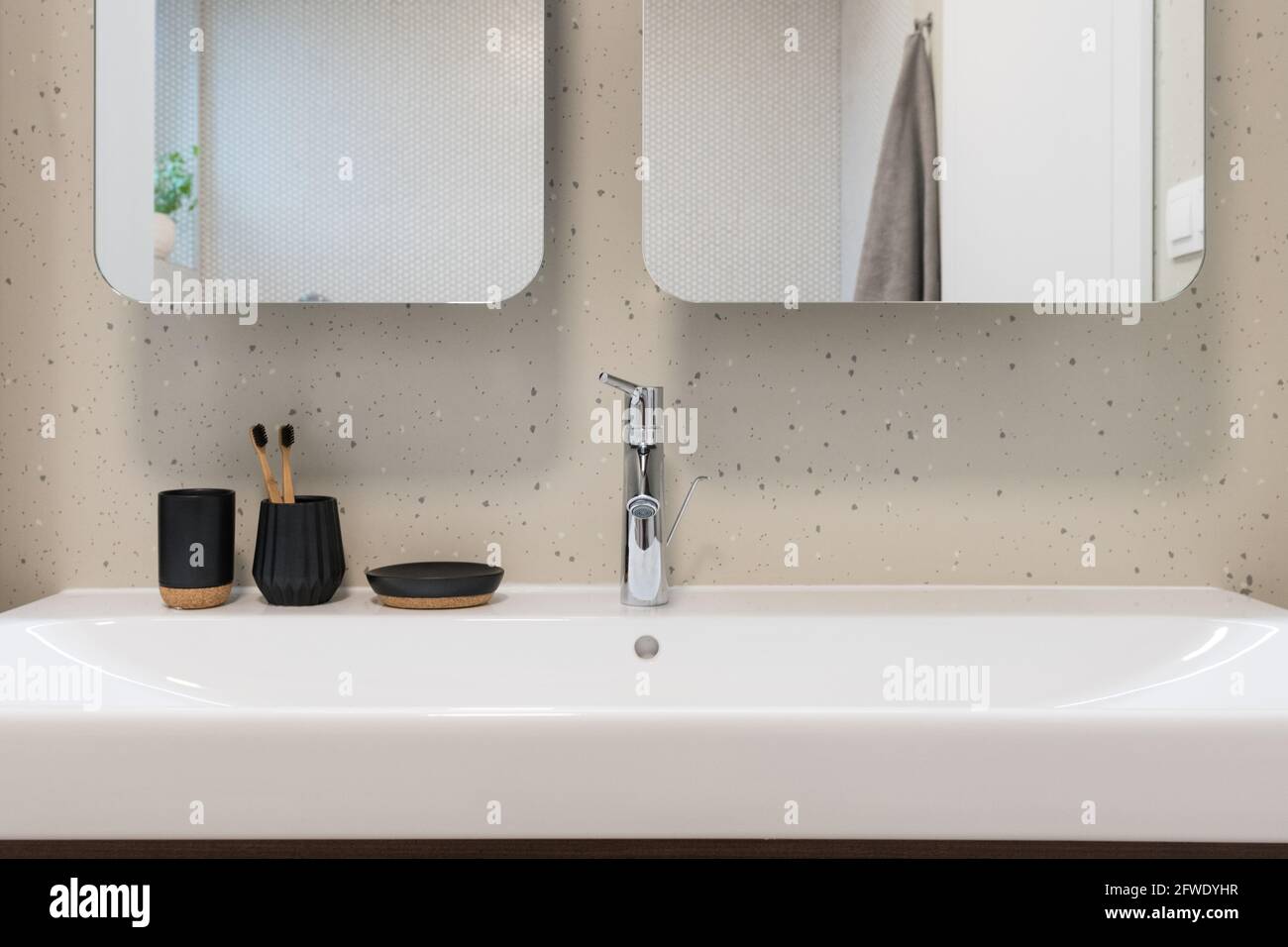 Détail lavabo dans la salle de bains contemporaine Banque D'Images